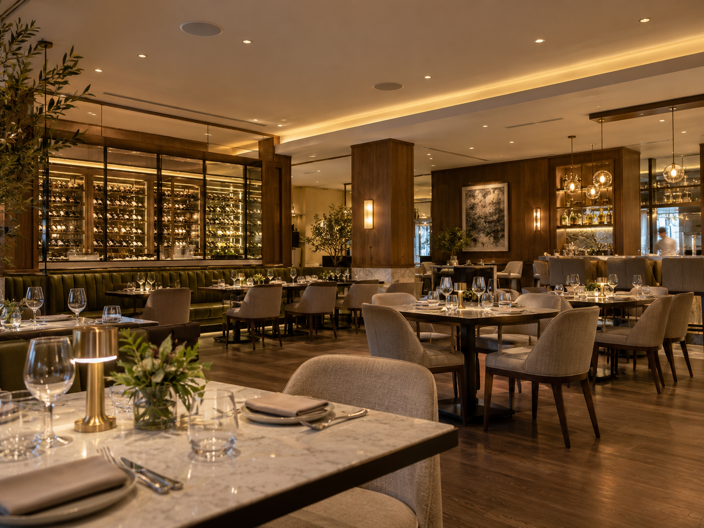 Restaurant sound system with evenly placed ceiling speakers